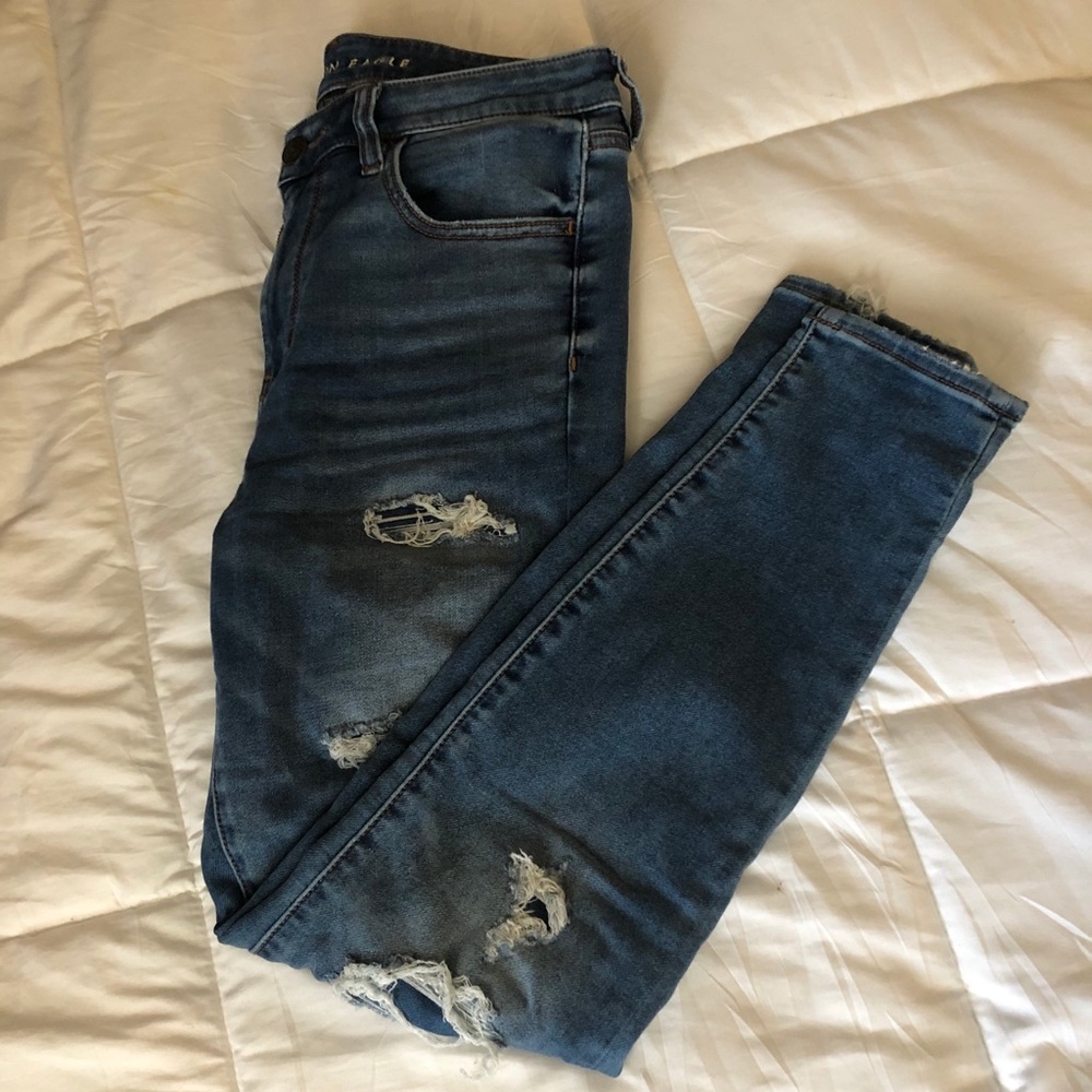Distressed jeans/jeggings